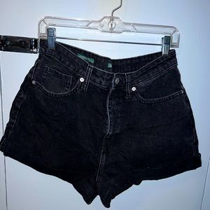Wild Fable high rise mom black denim shorts size 12 but  fits more like a 10